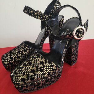 Black and Gold Roan platform sandal Charles David